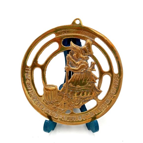 Its Pleasant To Labor For Those We Love Sweeping Floor Brass Wall Hanging Decora - Picture 6 of 7